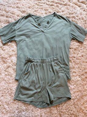Relaxed Ribbed Short Set in Sage Green